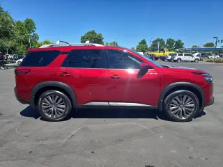 Nissan Pathfinder 2024 SL 4dr SUV