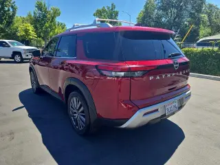 Nissan Pathfinder 2024 SL 4dr SUV