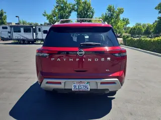 Nissan Pathfinder 2024 SL 4dr SUV