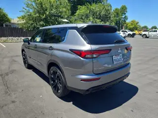 Mitsubishi Outlander 2022 SE 4dr SUV