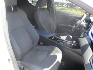 Toyota C-HR 2020 LE 4dr Crossover
