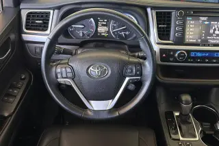 Toyota Highlander 2019 AWD SE 4dr SUV