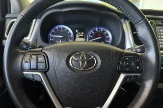 Toyota Highlander 2019 AWD SE 4dr SUV