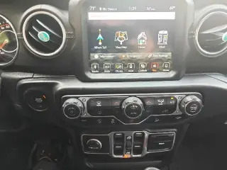 Jeep Wrangler Unlimited 2018 4x4 Sahara 4dr SUV (midyear release)