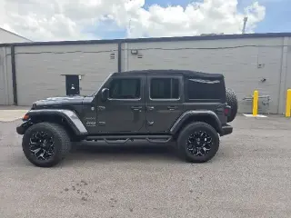 Jeep Wrangler Unlimited 2018 4x4 Sahara 4dr SUV (midyear release)