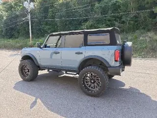 Ford Bronco 2023 4x4 Base 4dr SUV