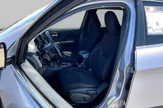 Jeep Cherokee 2019 4x4 Latitude 4dr SUV