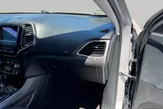 Jeep Cherokee 2019 4x4 Latitude 4dr SUV
