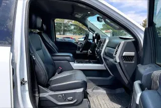 Ford F-250 Super Duty 2017 4x4 Lariat 4dr Crew Cab 6.8 ft. SB Pickup