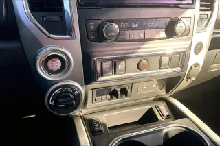 Nissan Titan 2020 4x4 SV 4dr Crew Cab 5.6 ft. SB