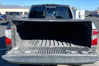 Nissan Titan 2020 4x4 SV 4dr Crew Cab 5.6 ft. SB