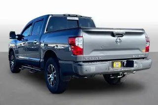 Nissan Titan 2020 4x4 SV 4dr Crew Cab 5.6 ft. SB