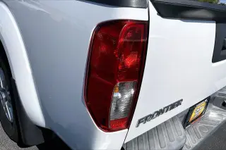 Nissan Frontier 2021 4x2 SV 4dr Crew Cab 5 ft. SB