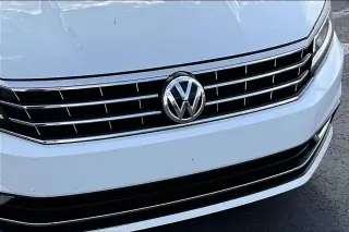 Volkswagen Passat 2018 2.0T SEL Premium 4dr Sedan