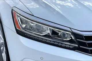 Volkswagen Passat 2018 2.0T SEL Premium 4dr Sedan