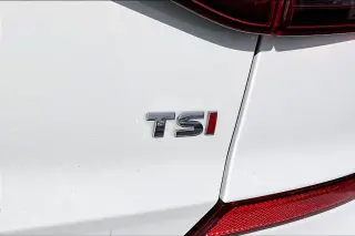 Volkswagen Passat 2018 2.0T SEL Premium 4dr Sedan