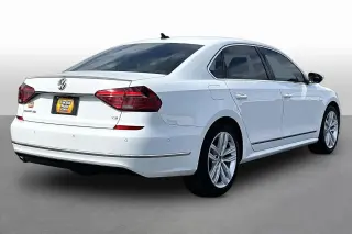 Volkswagen Passat 2018 2.0T SEL Premium 4dr Sedan