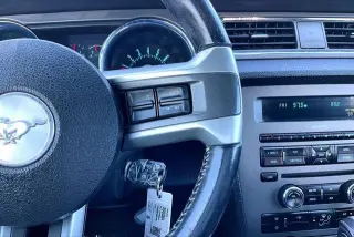 Ford Mustang 2013 V6 2dr Convertible