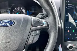Ford Edge 2022 AWD Titanium 4dr Crossover