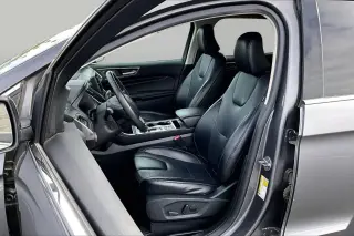 Ford Edge 2022 AWD Titanium 4dr Crossover