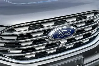 Ford Edge 2022 AWD Titanium 4dr Crossover
