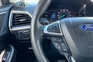 Ford Edge 2017 AWD Titanium 4dr Crossover
