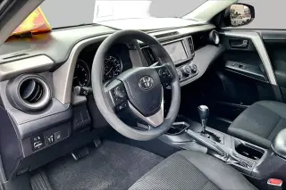 Toyota RAV4 2018 LE 4dr SUV
