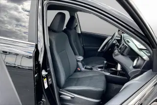 Toyota RAV4 2018 LE 4dr SUV