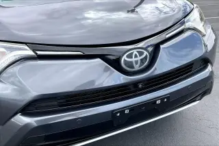 Toyota RAV4 2017 Platinum 4dr SUV