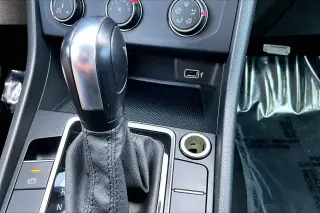 Volkswagen Jetta 2019 SE 4dr Sedan