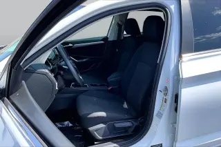 Volkswagen Jetta 2019 SE 4dr Sedan