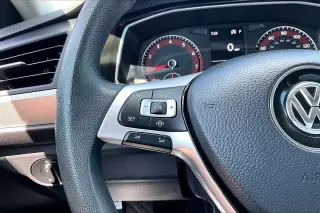 Volkswagen Jetta 2019 SE 4dr Sedan