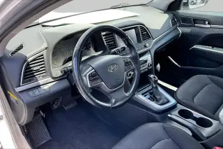 Hyundai ELANTRA 2017 SE 4dr Sedan 6M (US)