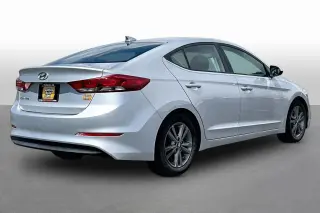 Hyundai ELANTRA 2017 SE 4dr Sedan 6M (US)
