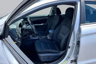 Hyundai ELANTRA 2017 SE 4dr Sedan 6M (US)