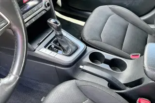Hyundai ELANTRA 2017 SE 4dr Sedan 6M (US)