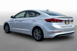 Hyundai ELANTRA 2017 SE 4dr Sedan 6M (US)