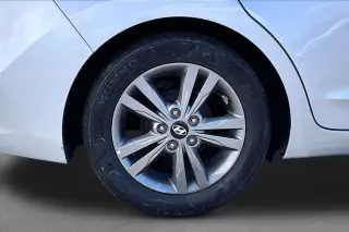 Hyundai ELANTRA 2017 SE 4dr Sedan 6M (US)