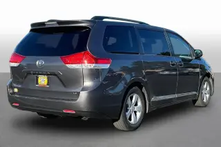 Toyota Sienna 2014 LE 7-Passenger Auto Access Seat 4dr Mini-Van
