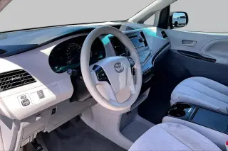 Toyota Sienna 2014 LE 7-Passenger Auto Access Seat 4dr Mini-Van