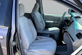 Toyota Sienna 2014 LE 7-Passenger Auto Access Seat 4dr Mini-Van