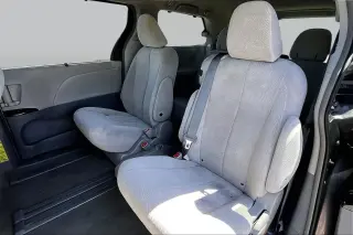 Toyota Sienna 2014 LE 7-Passenger Auto Access Seat 4dr Mini-Van
