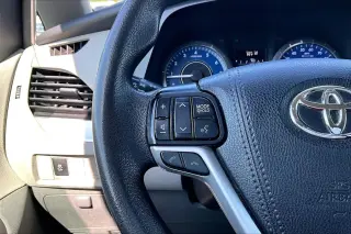 Toyota Sienna 2019 LE 7-Passenger Auto Access Seat 4dr Mini-Van