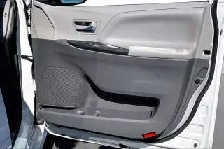 Toyota Sienna 2019 LE 7-Passenger Auto Access Seat 4dr Mini-Van