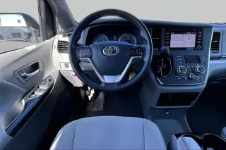 Toyota Sienna 2019 LE 7-Passenger Auto Access Seat 4dr Mini-Van