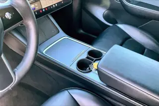 Tesla Model Y 2021 AWD Performance 4dr Crossover