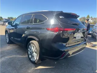 Toyota Highlander Hybrid 2021 AWD Limited 4dr SUV