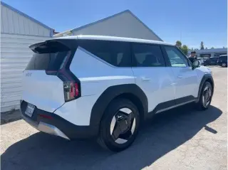 Kia EV9 2024 Light Long Range 4dr SUV