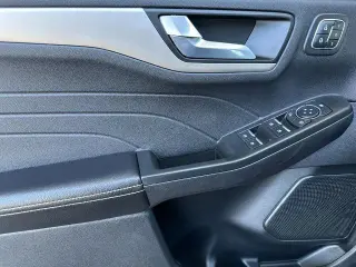 Ford Escape 2022 SEL 4dr SUV