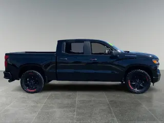 Chevrolet Silverado 1500 2024 4x2 Custom 4dr Crew Cab 5.8 ft. SB